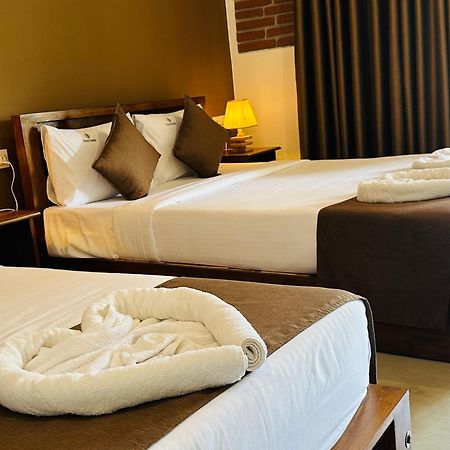 Hotel Heladiv Anuradhapura Exteriör bild