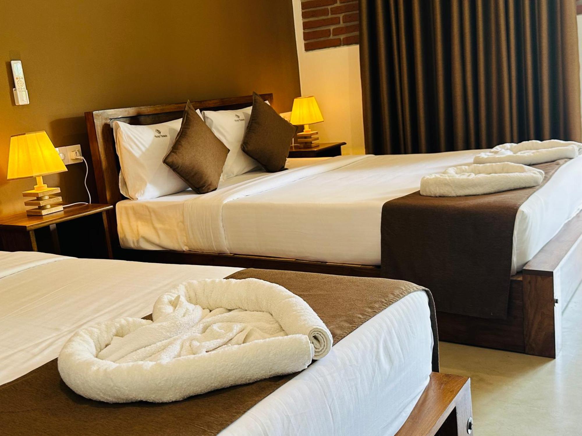 Hotel Heladiv Anuradhapura Exteriör bild