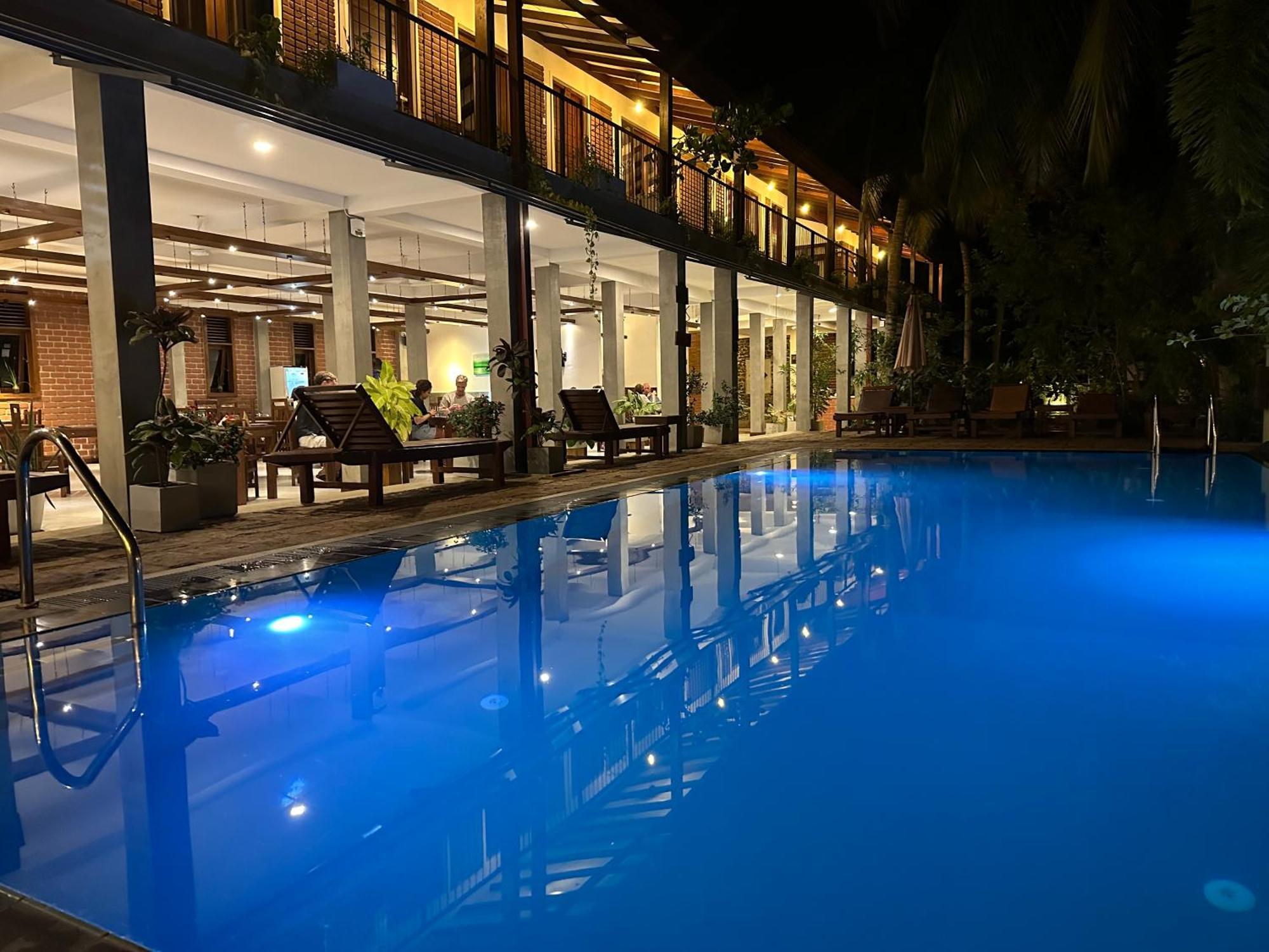 Hotel Heladiv Anuradhapura Exteriör bild
