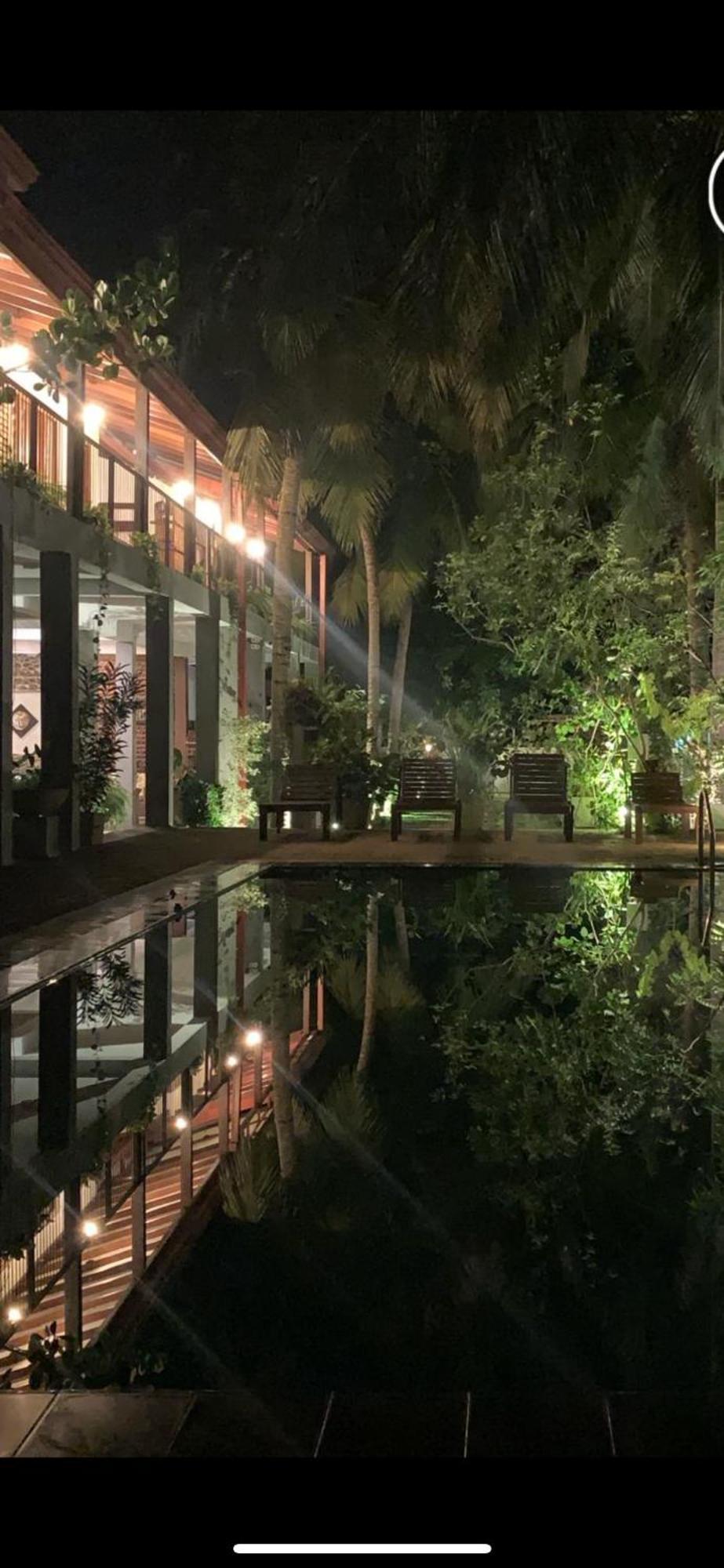 Hotel Heladiv Anuradhapura Exteriör bild