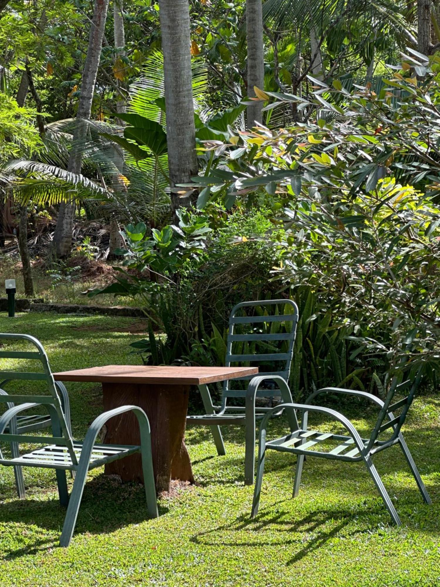 Hotel Heladiv Anuradhapura Exteriör bild