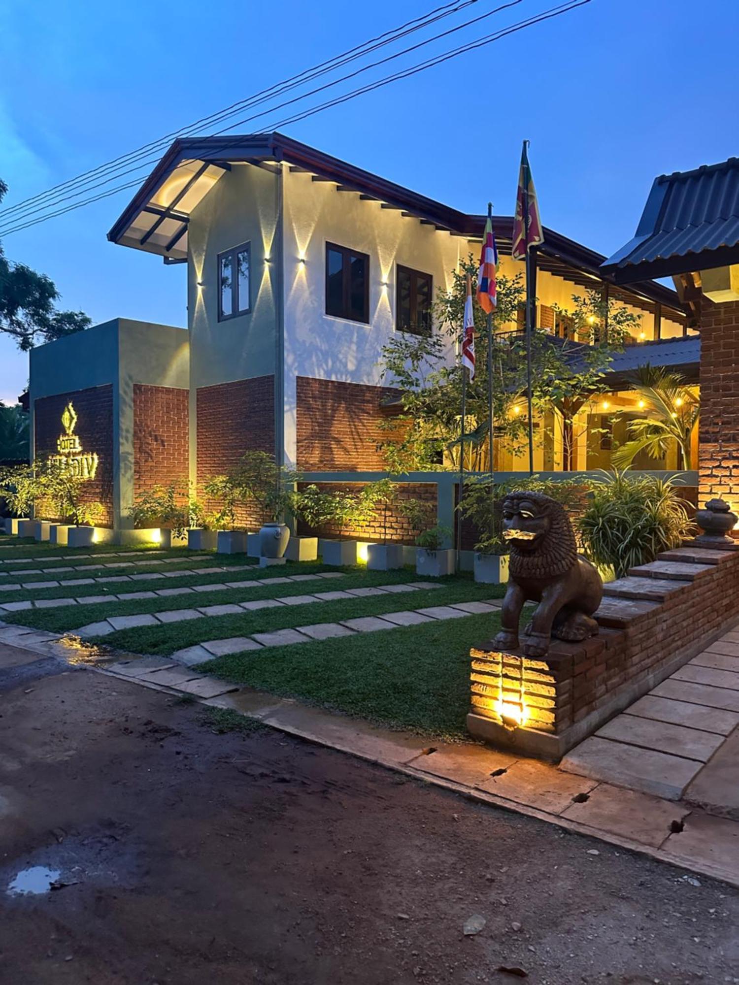 Hotel Heladiv Anuradhapura Exteriör bild