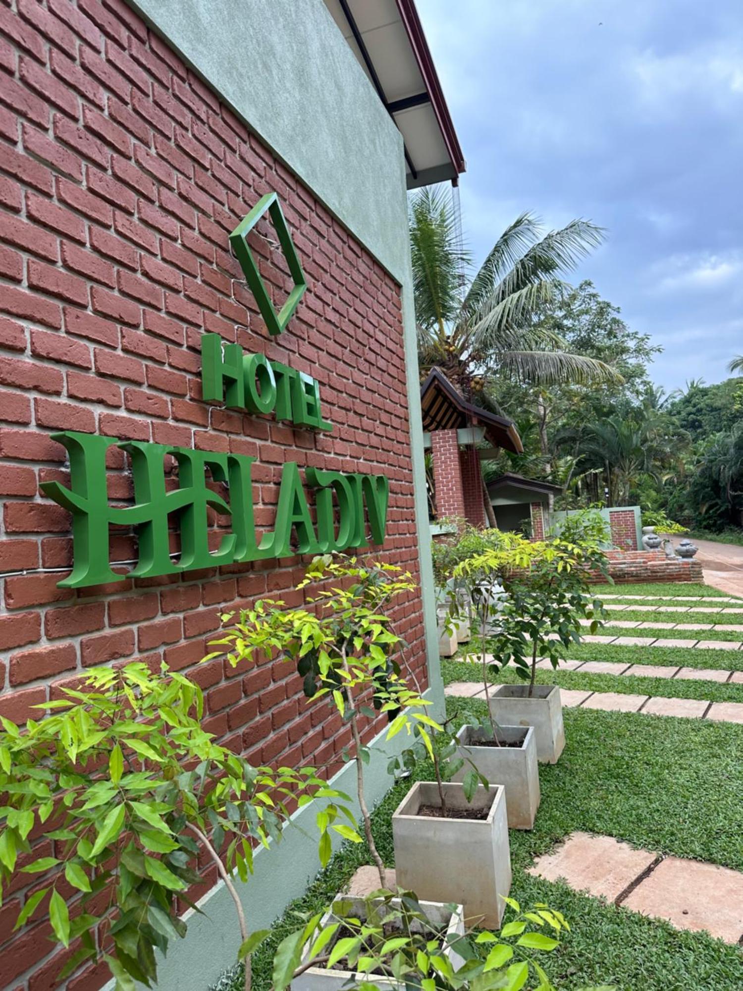Hotel Heladiv Anuradhapura Exteriör bild