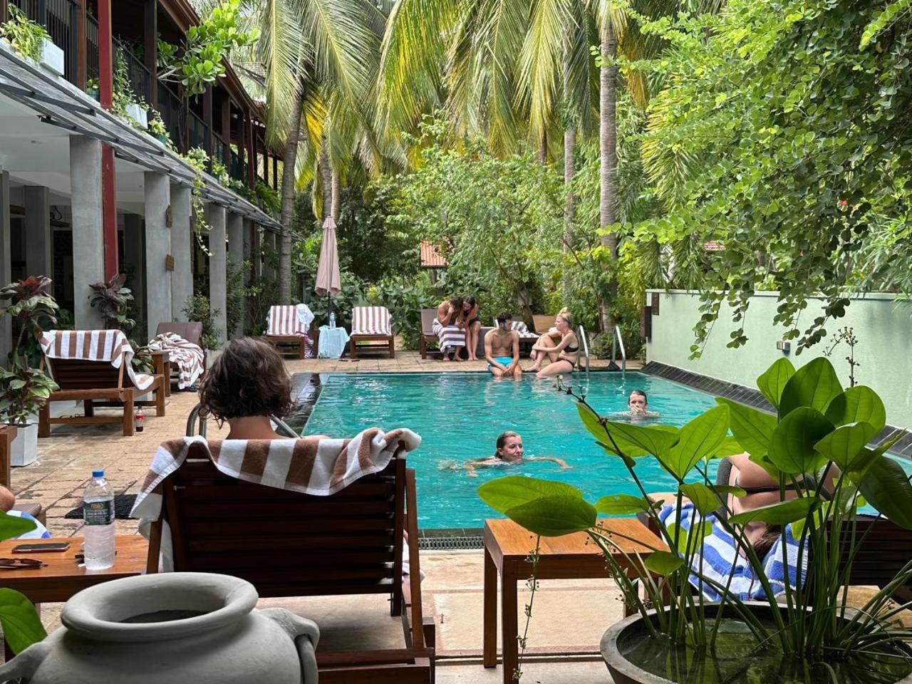 Hotel Heladiv Anuradhapura Exteriör bild