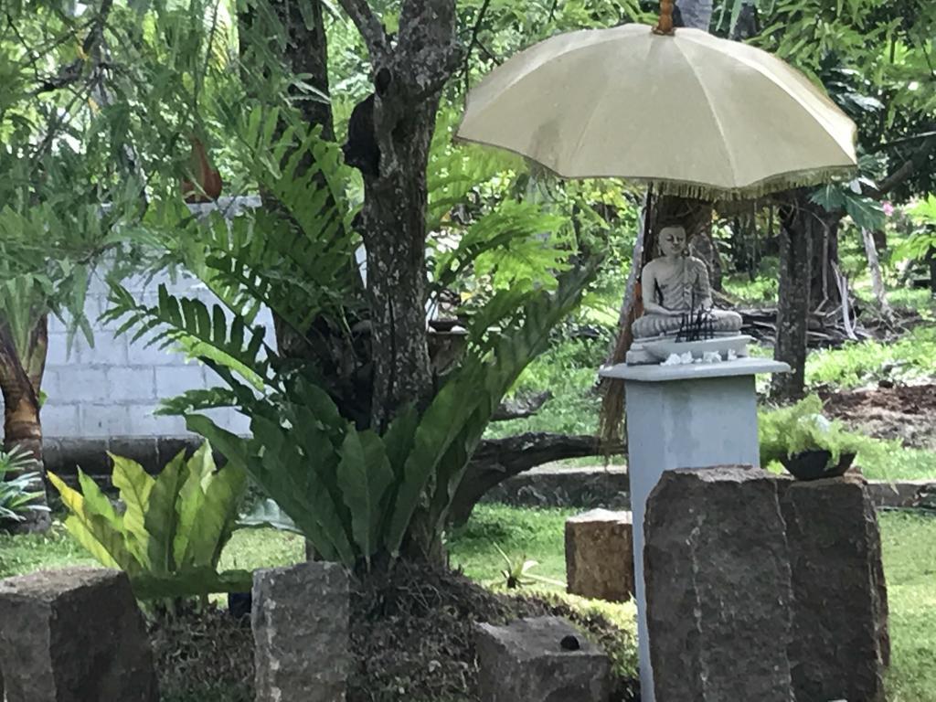 Hotel Heladiv Anuradhapura Exteriör bild