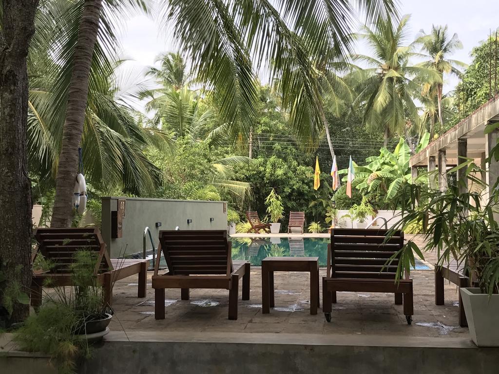Hotel Heladiv Anuradhapura Exteriör bild