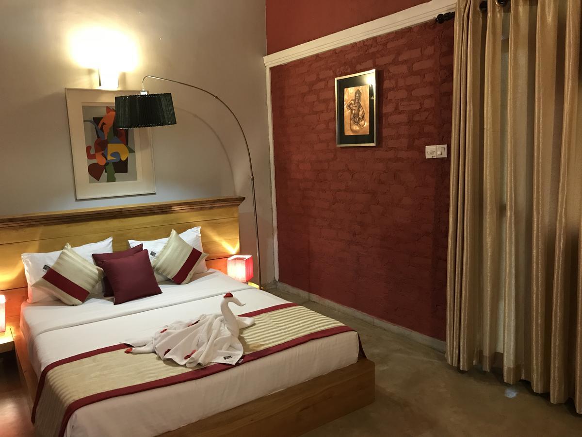 Hotel Heladiv Anuradhapura Exteriör bild
